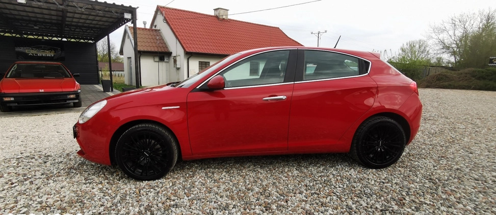 Alfa Romeo Giulietta cena 26900 przebieg: 221030, rok produkcji 2011 z Wołów małe 781